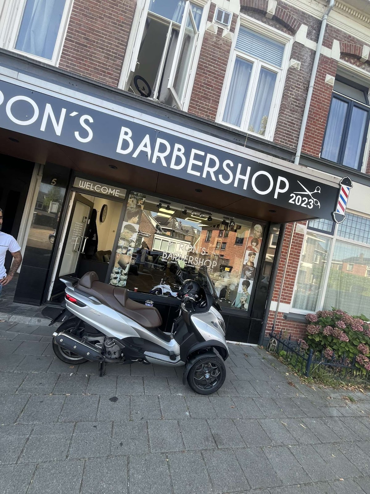 Ron's barbershop